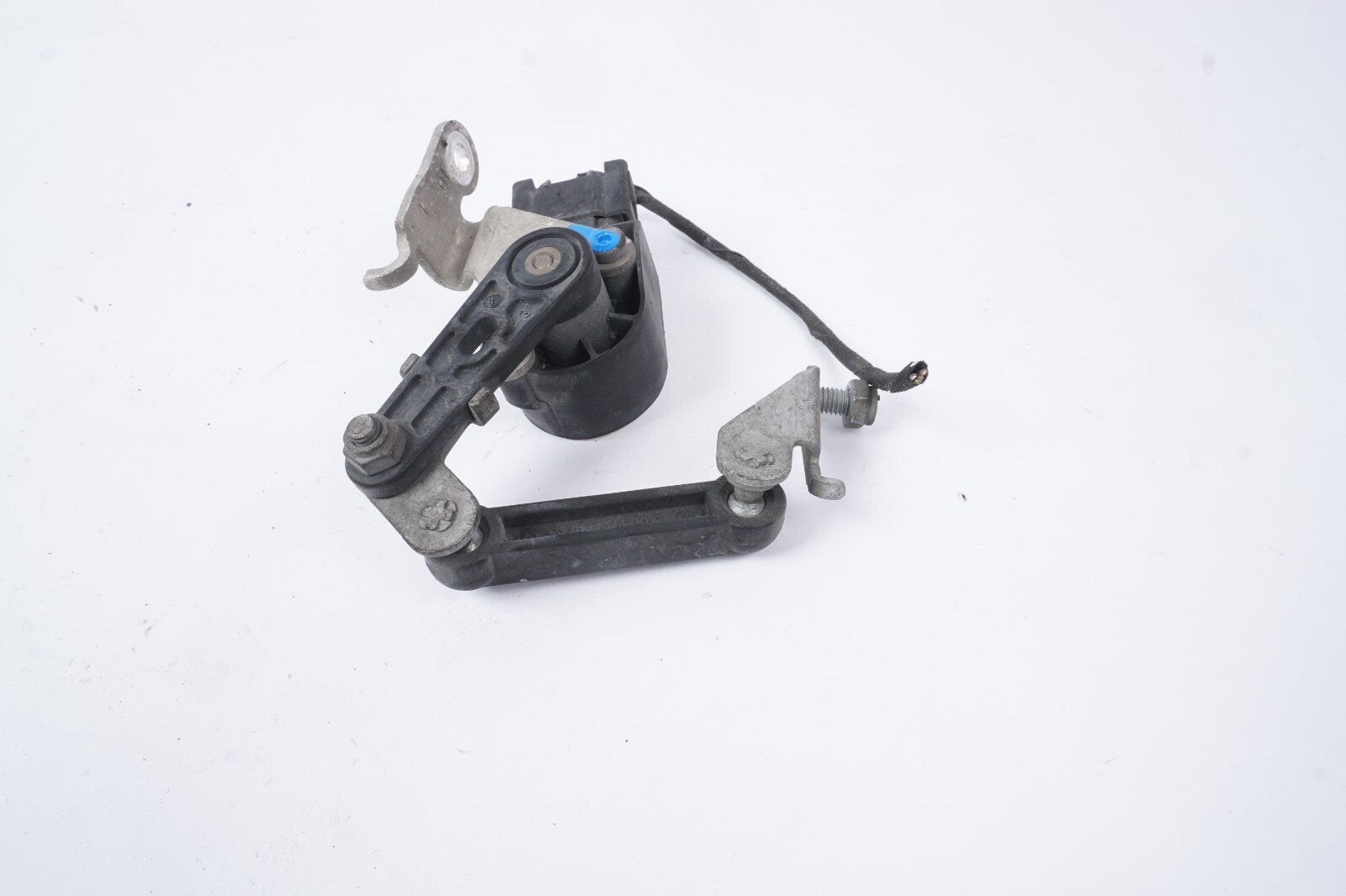 2012 - 2018 BMW 650i 640i Front Right Suspension Height Level Sensor OEM