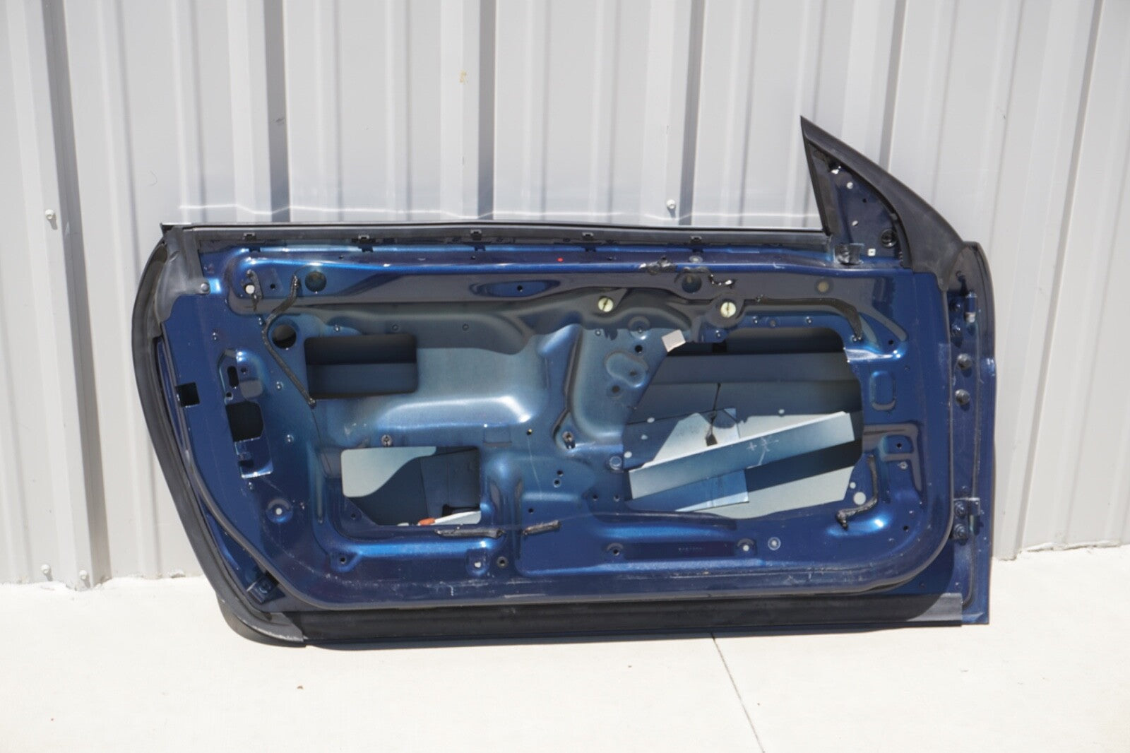 2004 - 2010 BMW 650I 645 CONVERTIBLE FRONT LEFT DRIVER DOOR SHELL OEM
