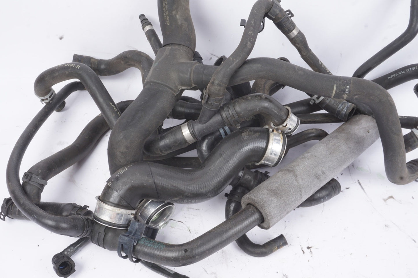 12-13 Mercedes W221 S63 AMG CL550 S550 Engine Radiator Cooling Hose Line OEM