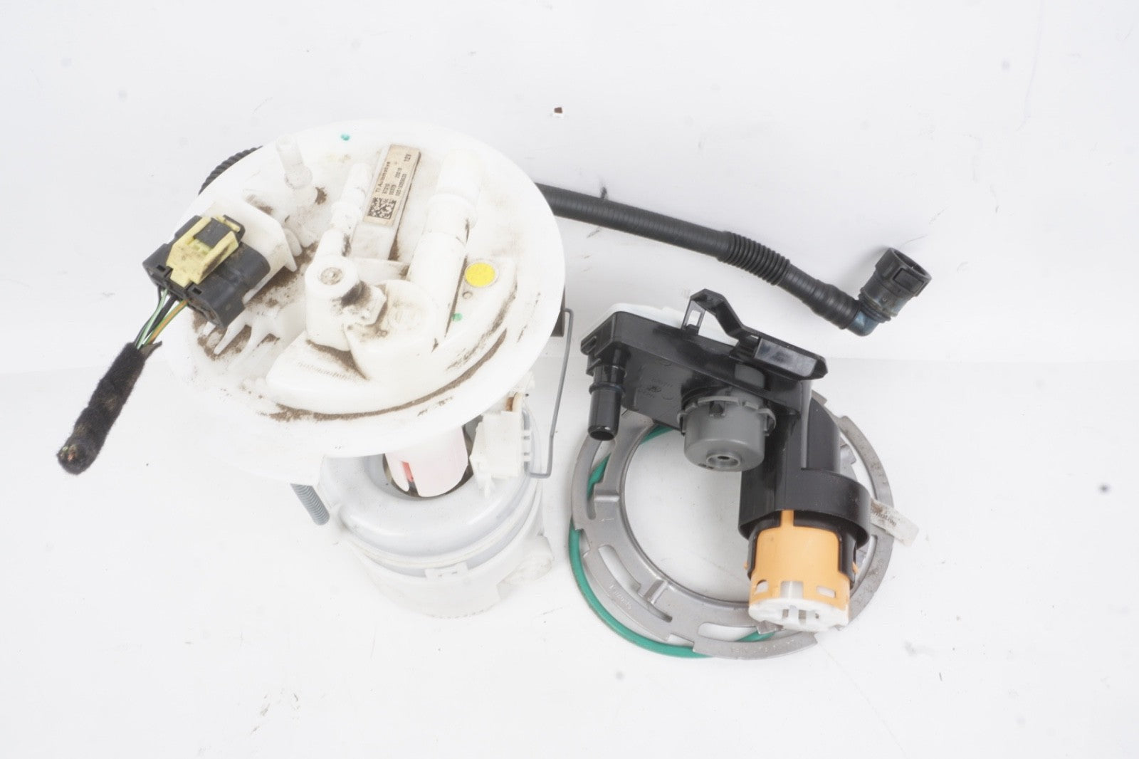2015 - 2018 Jeep Renegade 2.4L L4 Fuel Pump Sending Unit OEM