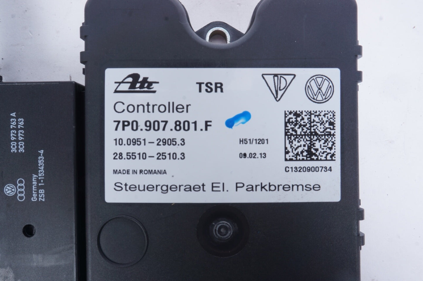 2011-2018 PORSCHE CAYENNE 958 ELECTRIC PARKING BRAKE CONTROL MODULE 7P0907801C