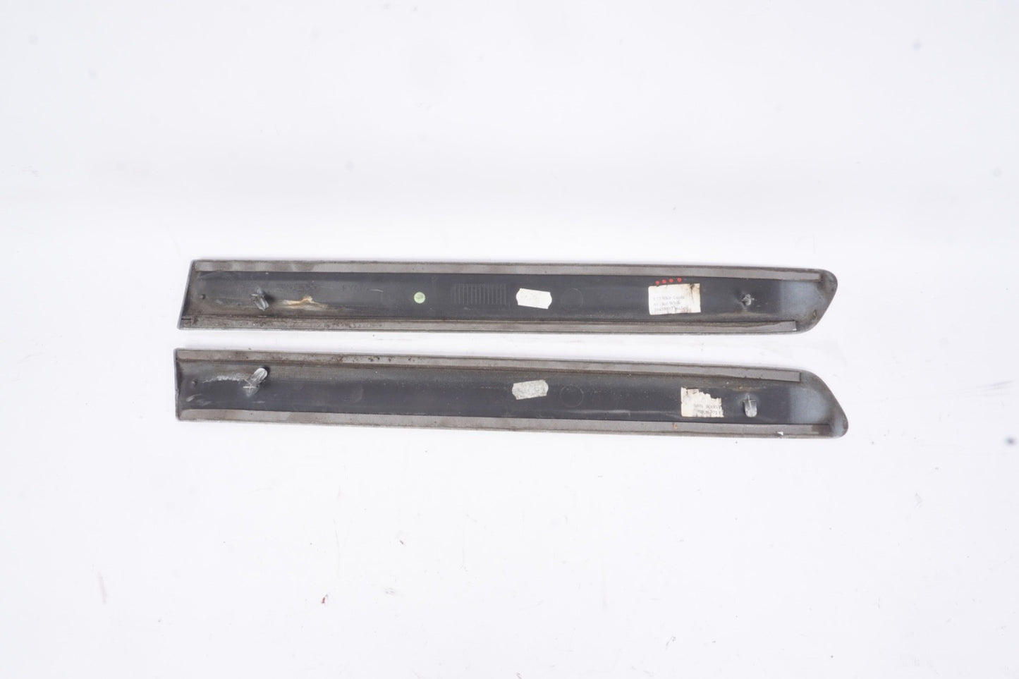 2006-2013 VOLVO C70 REAR QUARTER MOLDING TRIM LEFT & RIGHT SET OEM WHITE