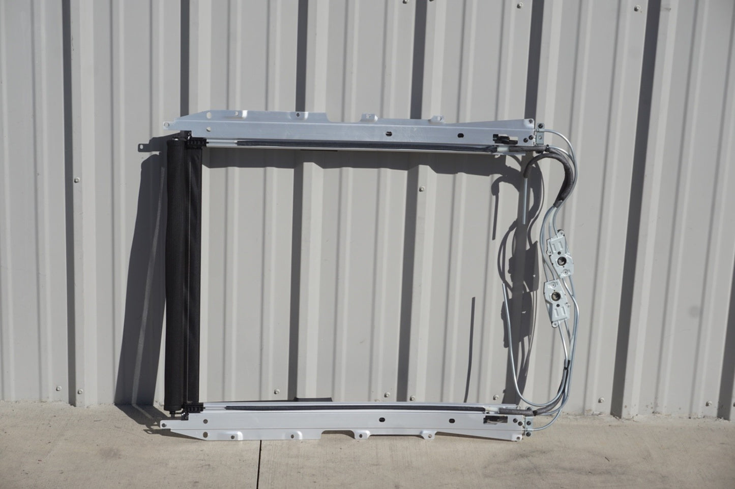 2010 - 2017 Mercedes C207 E200 E350 Coupe Panoramic Sunroof Frame Rail Track