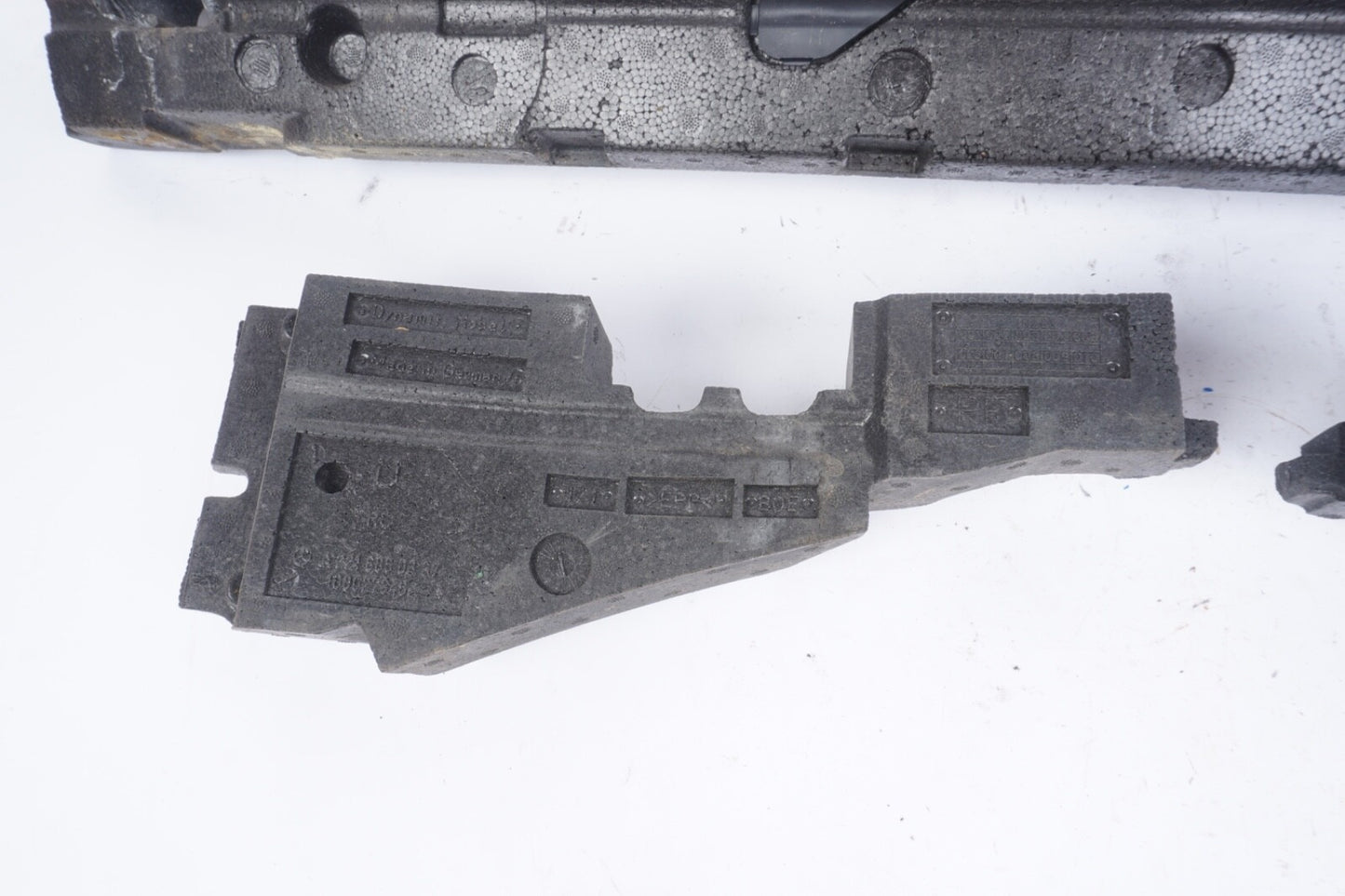 07-09 Mercedes W221 S550 S600 Front Bumper Impact Absorber 2218851137 OEM