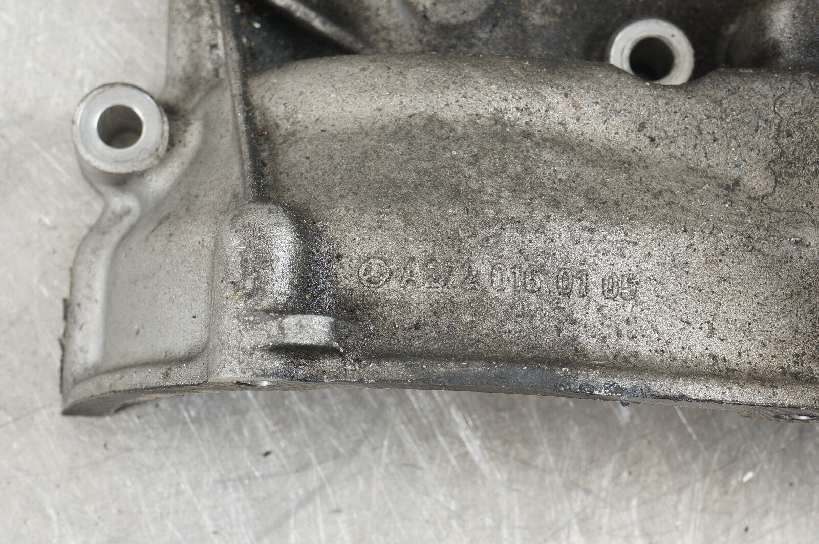 Mercedes W204 C300 S400 GLK350 E350 Engine Cylinder Head Cover Right Side OEM