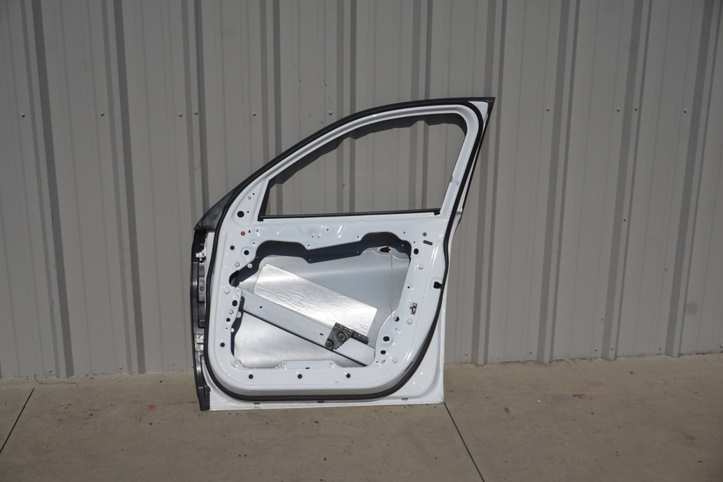 2017 - 2024 ALFA ROMEO STELVIO FRONT RIGHT PASS EXTERIOR DOOR SHELL WHITE OEM