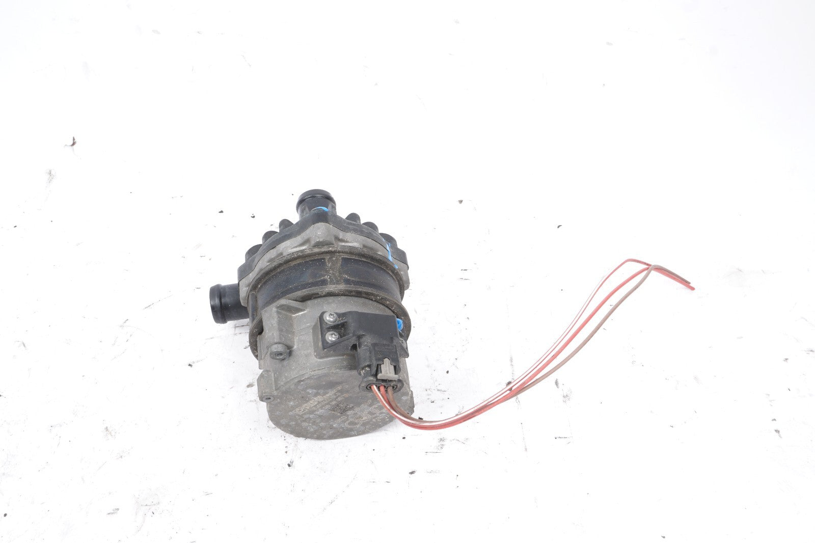 2012 - 2017 Audi A7 Auxiliary Water Pump 8K0965567  OEM
