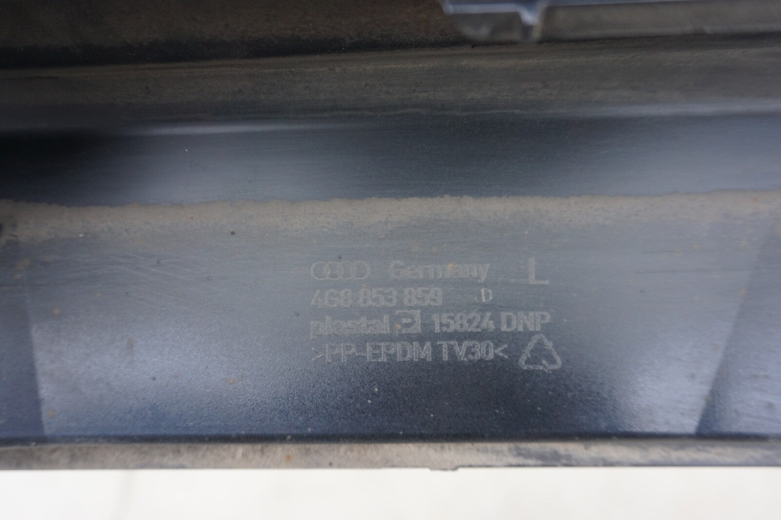2012 - 2018 AUDI A7 LEFT DRIVER SIDE ROCKER PANEL SKIRT MOLDING 4G8853855