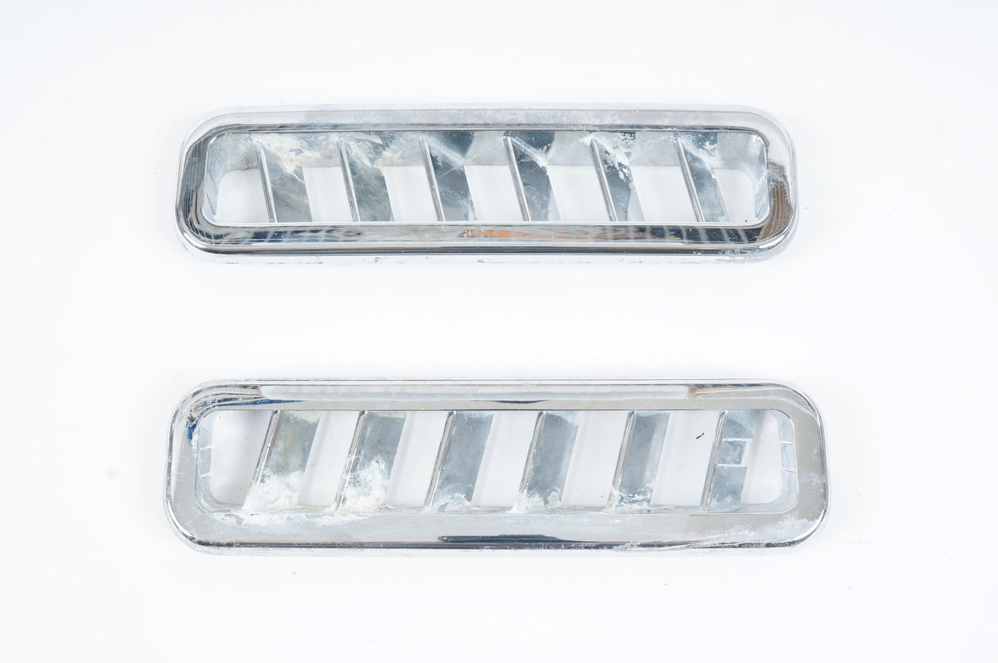 2010 - 20 BENTLEY MULSANNELEFT RIGHT LOWER FOOT A/C HEATER AIR VENT TRIM CHROME