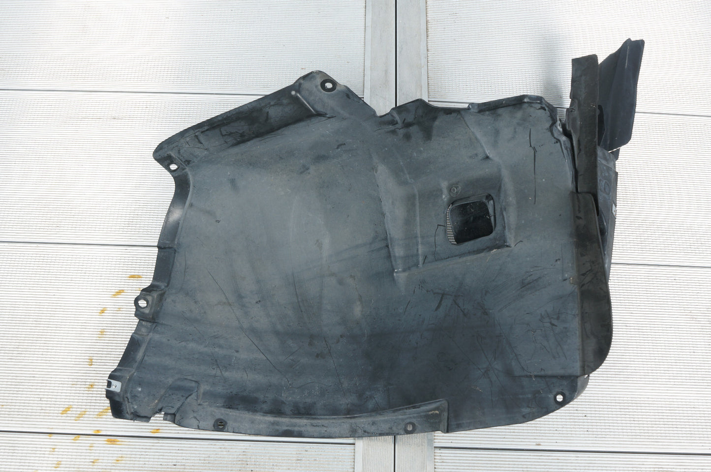 2007 - 2013 BMW 328i E92 FRONT LEFT DRIVER FENDER LINER SPLASH GUARD OEM