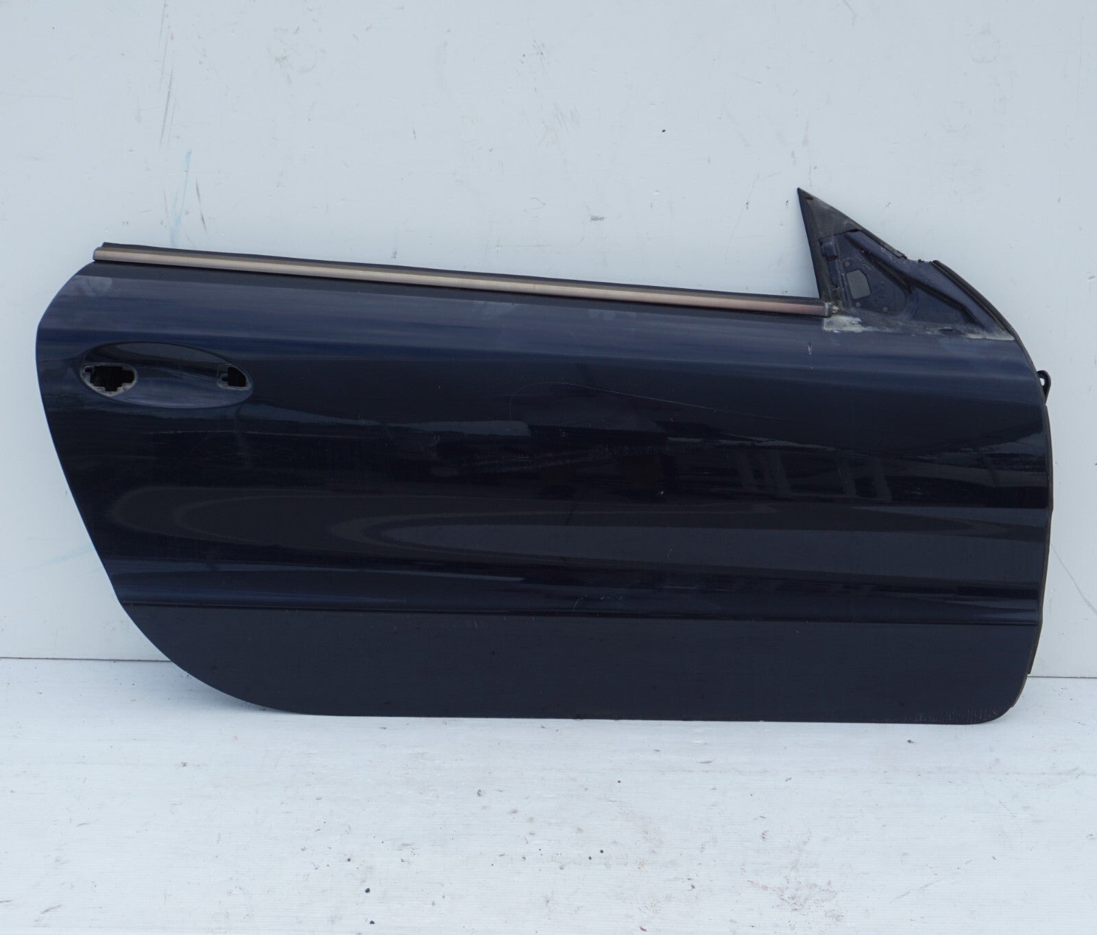 2003-2012 Mercedes R230 SL500 SL550 Front Door Shell Right Passenger OEM