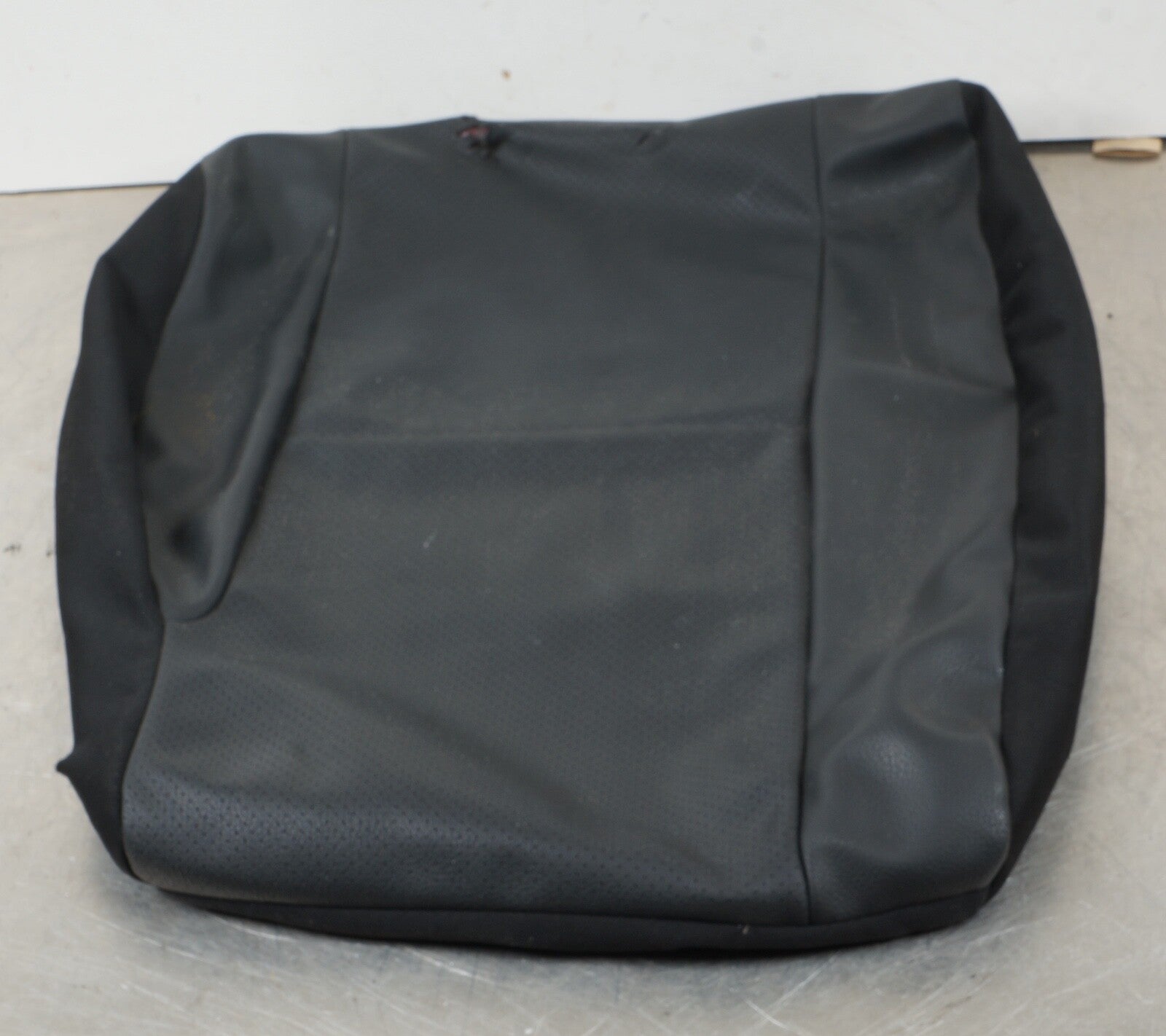 2012 - 2014 MERCEDES C 250 W204 REAR RIGHT UPPER SEAT CUSHION BLACK LEATHER