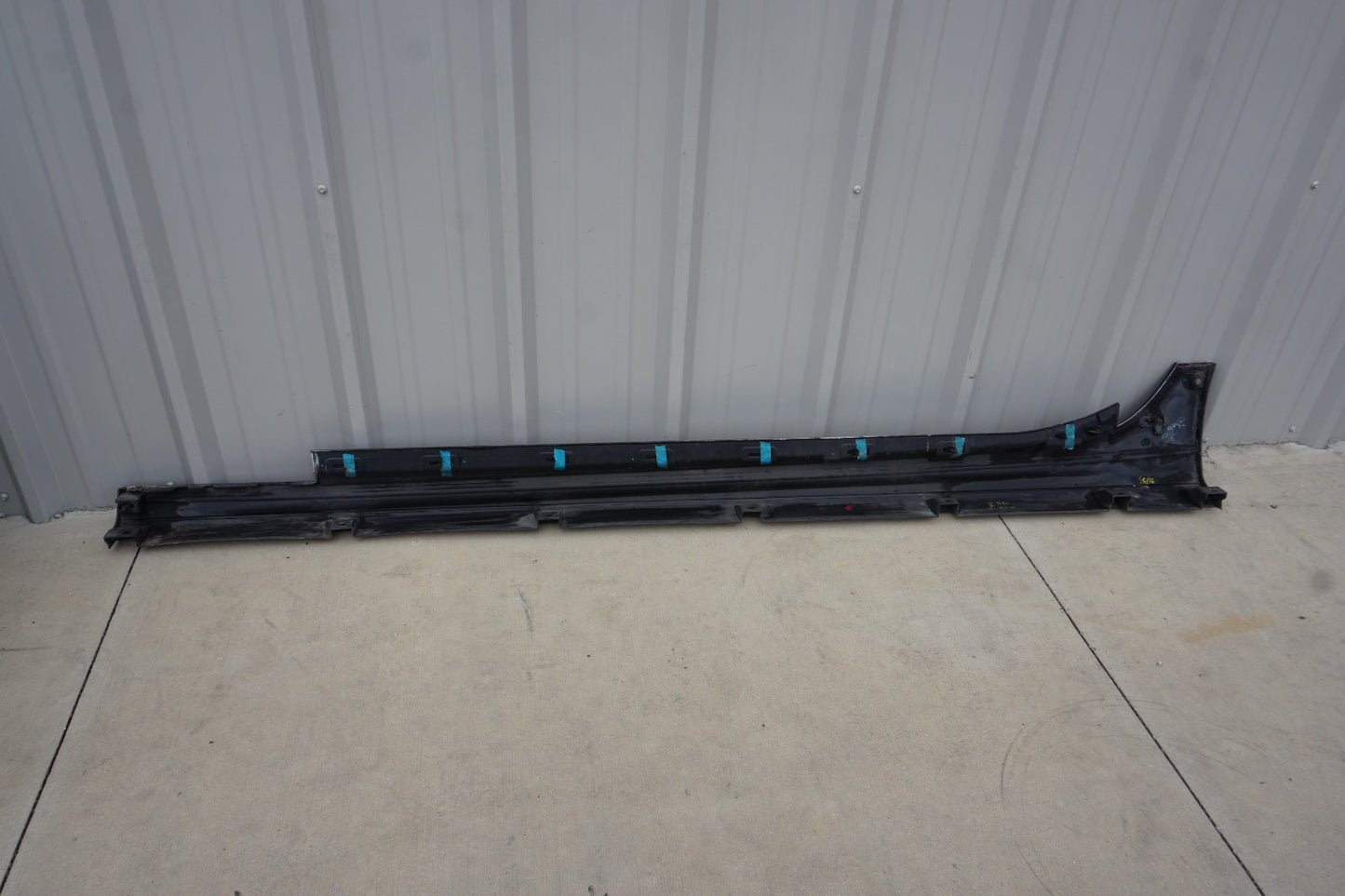 2014 - 2022 Maserati Ghibli Right Passenger Side Rocker Panel Skirt Molding OEM