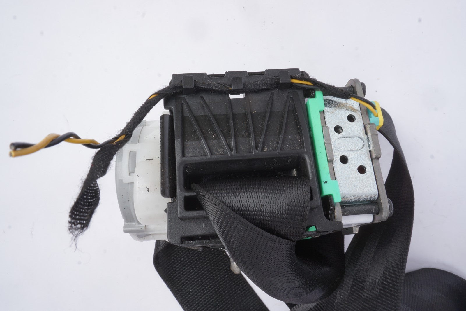2011 - 2018 AUDI A8 QUATTRO REAR RIGHT SIDE SEAT BELT OEM