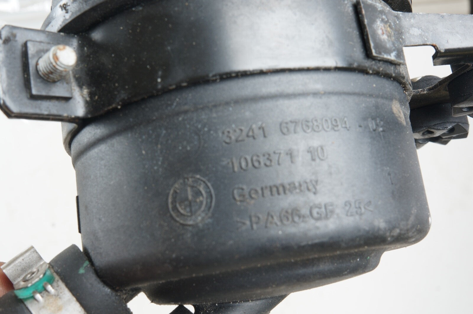 0 8-13 BMW E81 E82 E87 E88 E92 E93 POWER STEERING FLUID RESERVOIR 6768094 OEM
