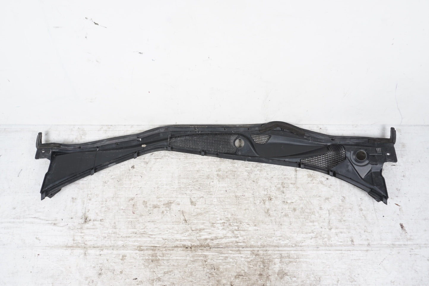 02-10 Lexus SC430 Z40 Windshield Wiper Cowl Plenum Panel Cover 55708-24010 OEM