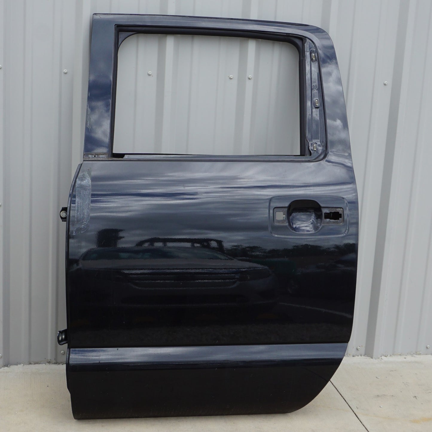 2018 - 2024 NISSAN TITAN XD CREW CAB LEFT DRIVER REAR DOOR SHELL PANEL OEM