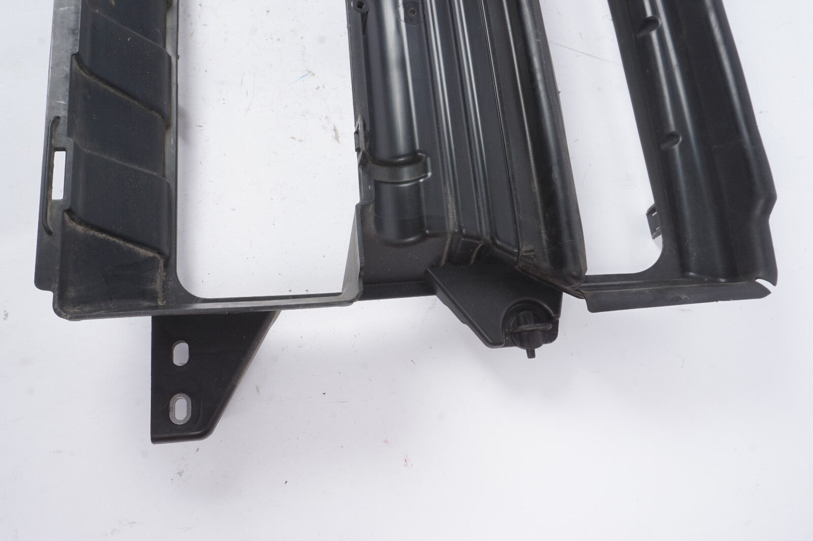 2021 - 2023 Polestar 2 Radiator Core Air Shutter Air Duct Shield Cover OEM