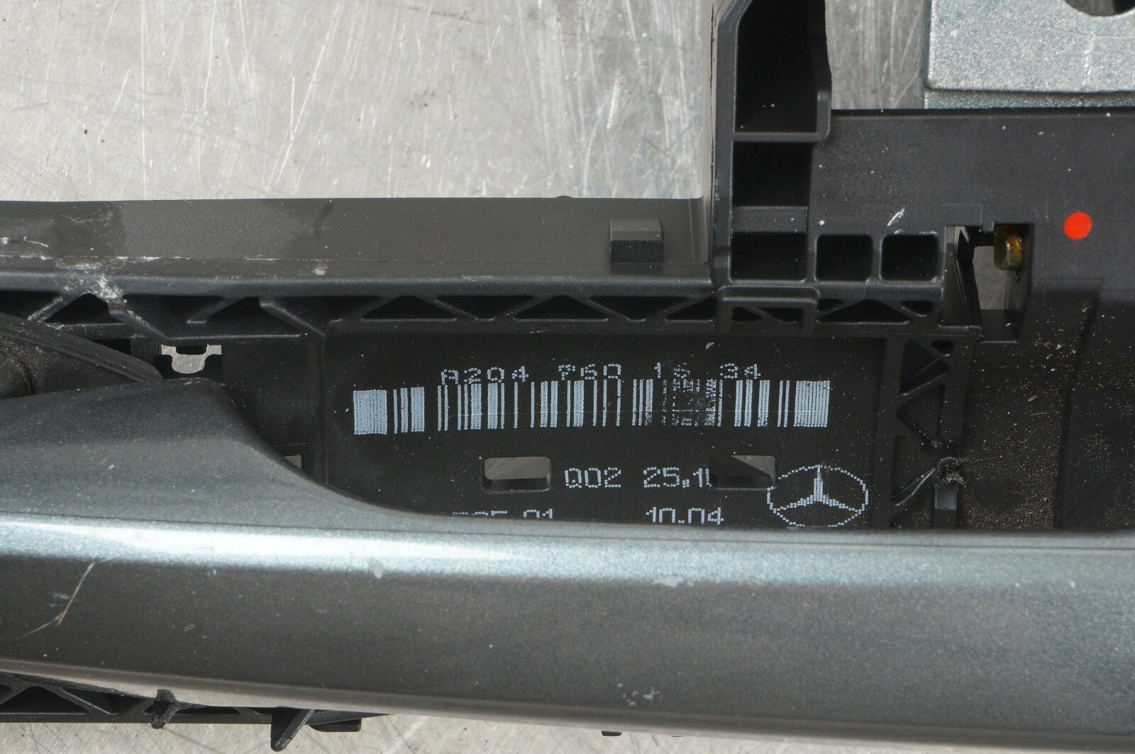 12-14 Mercedes W204 C250 C300 C350 Front Right Side Exterior Door Handle OEM