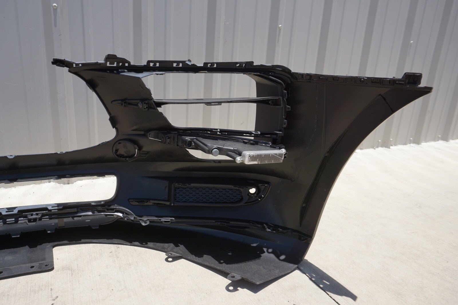 Fits 2019-2022 Porsche Macan New Front Bumper Cover W/Running Lights