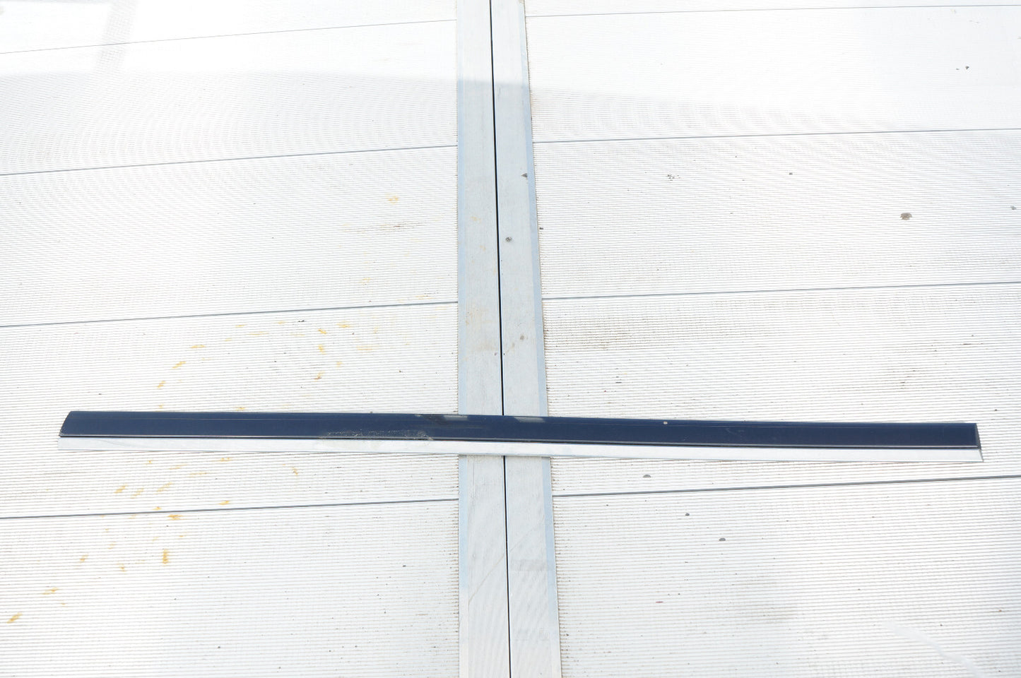 04-10 AUDI A8 A8L FRONT RIGHT PASSENGER SIDE DOOR MOLDING TRIM OEM