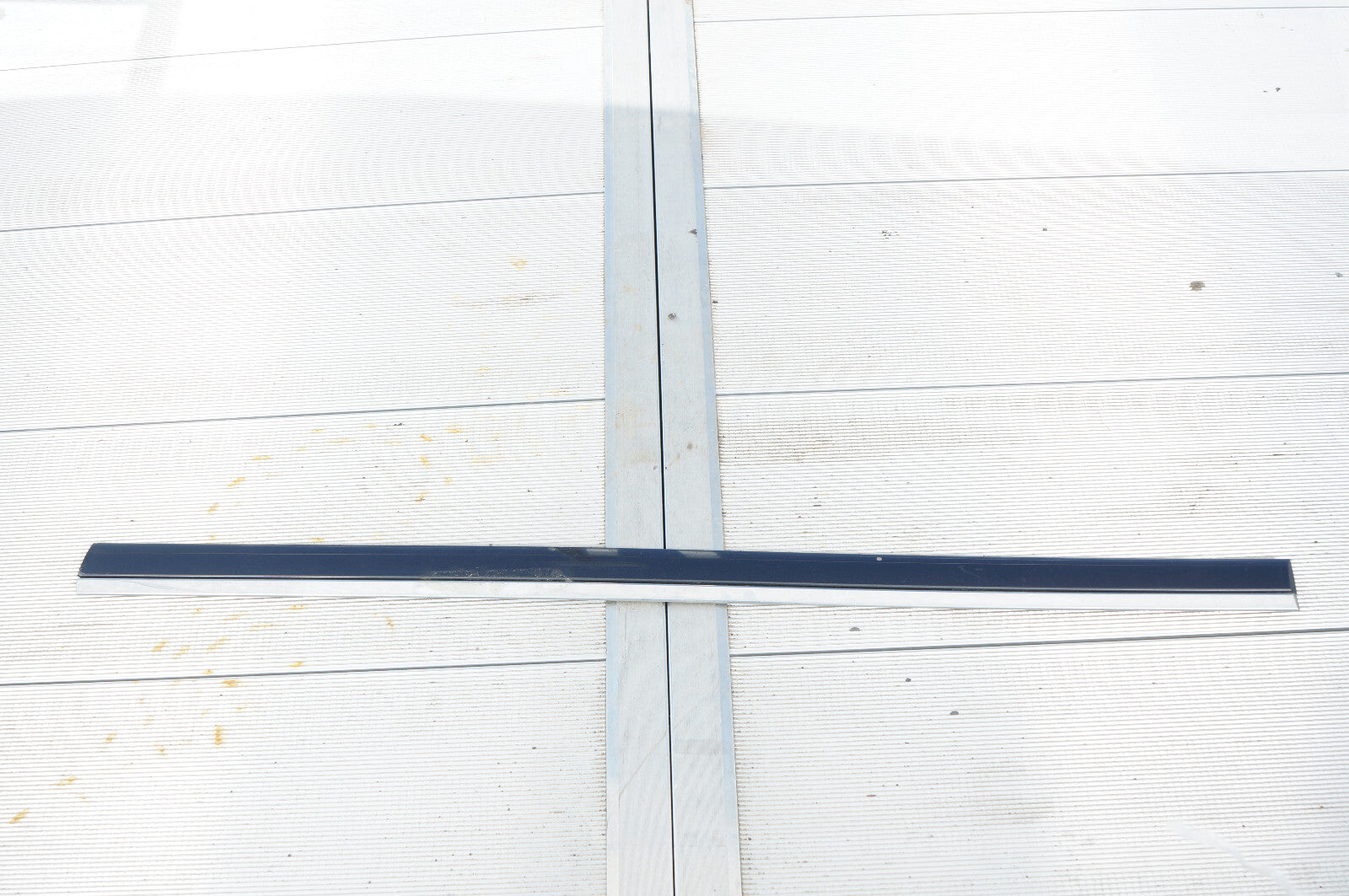 04-10 AUDI A8 A8L FRONT RIGHT PASSENGER SIDE DOOR MOLDING TRIM OEM