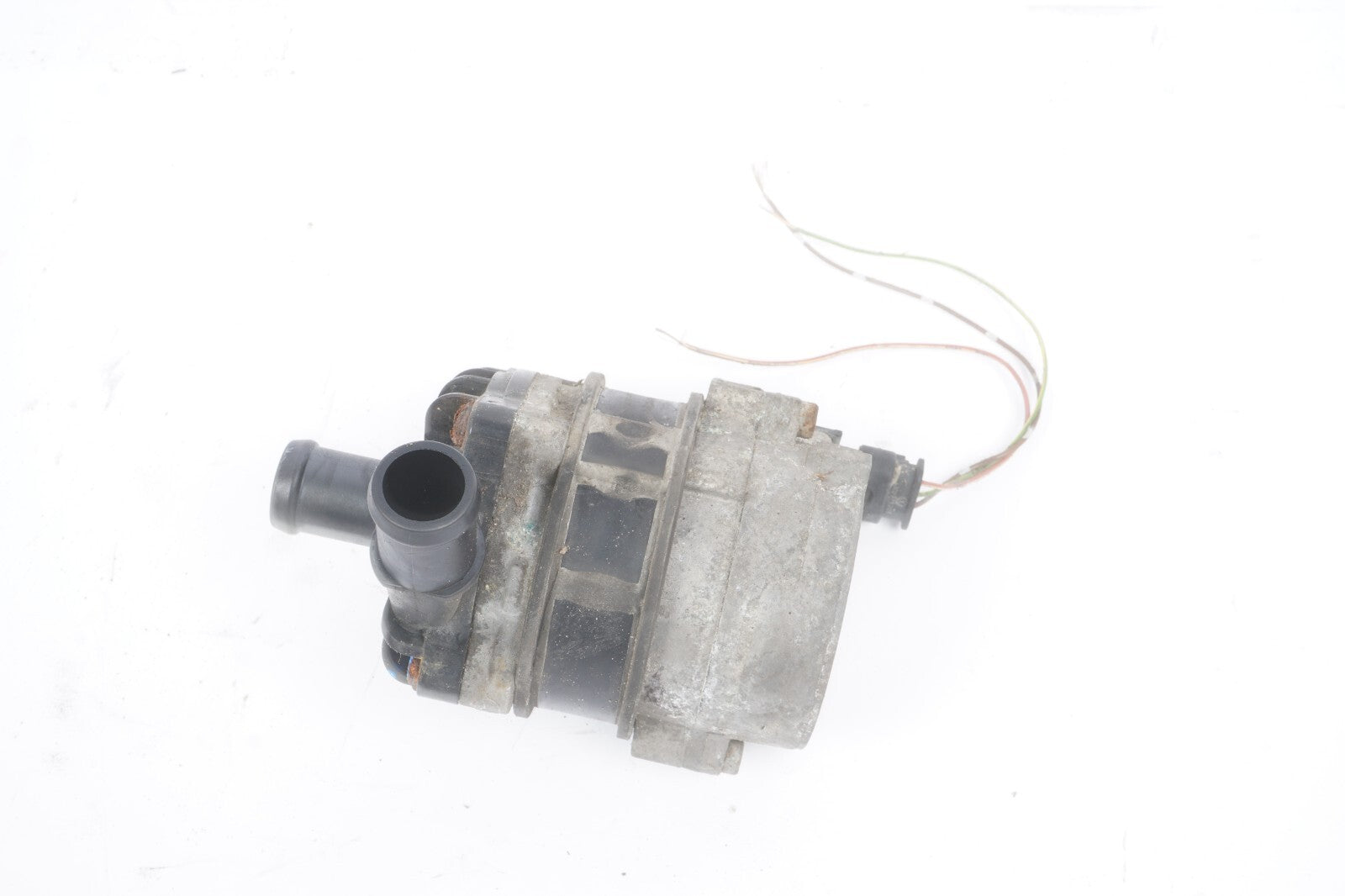2013 - 2017 Audi A8L A8 3.0L Auxiliary Radiator Water Pump 8K0965567 OEM