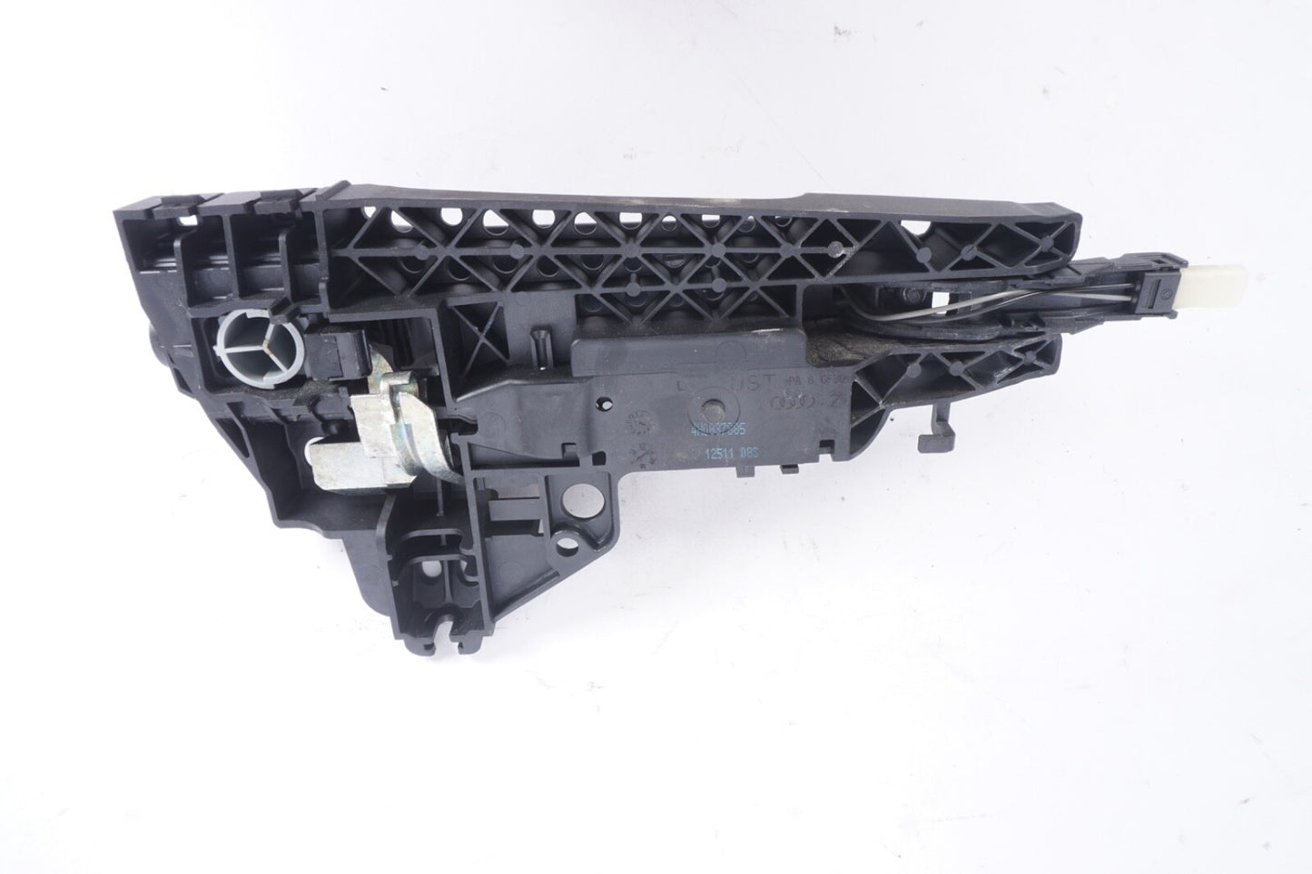 2012-2018 AUDI A6 C7 A7 REAR LEFT DRIVER SIDE EXTERIOR DOOR HANDLE BRACKET OEM