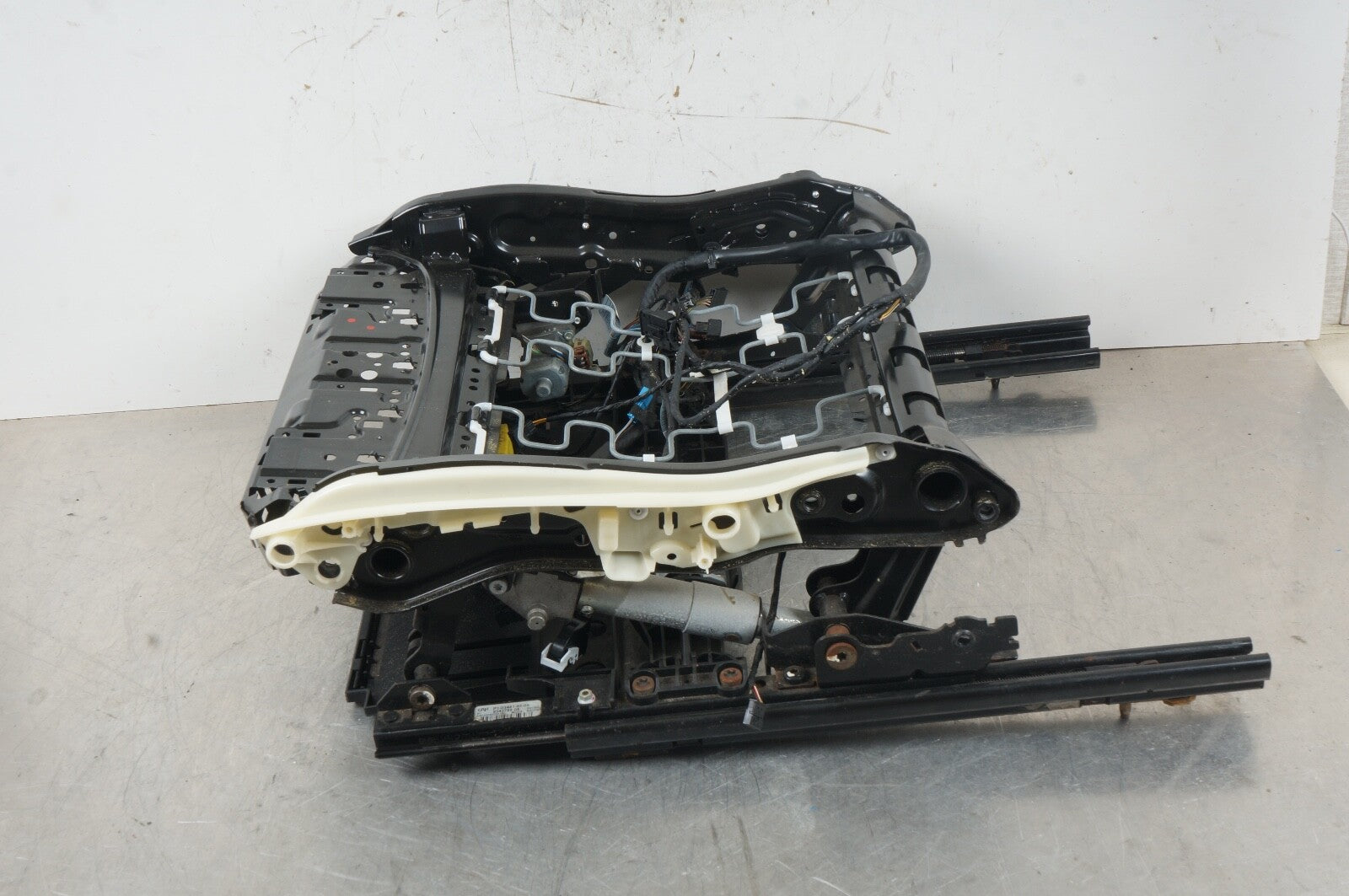 2007-2013 BMW X5 E70 FRONT LEFT DRIVER SIDE SEAT TRACK RAIL FRAME W/ MOTORS OEM