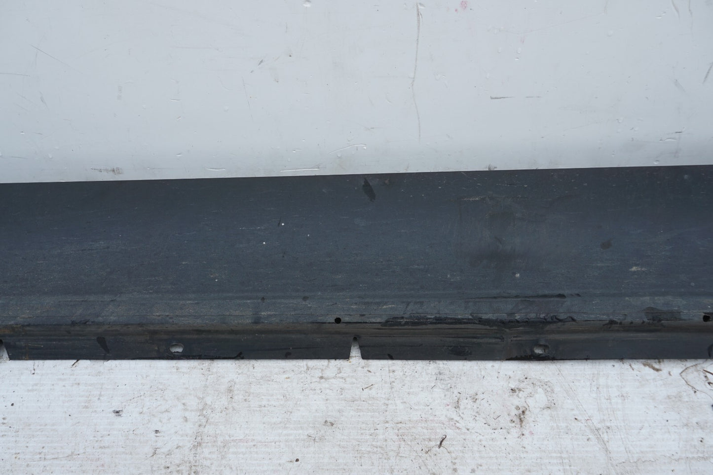 11-18 Porsche Cayenne 958 Left Side Skirt Molding Rocker Panel Cover  OEM