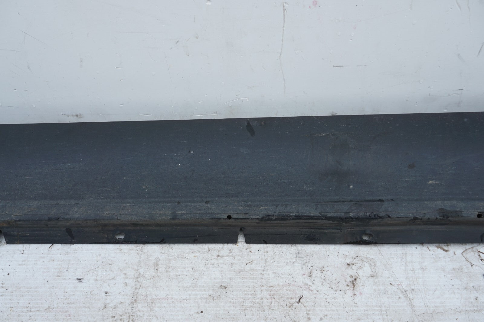 11-18 Porsche Cayenne 958 Left Side Skirt Molding Rocker Panel Cover  OEM