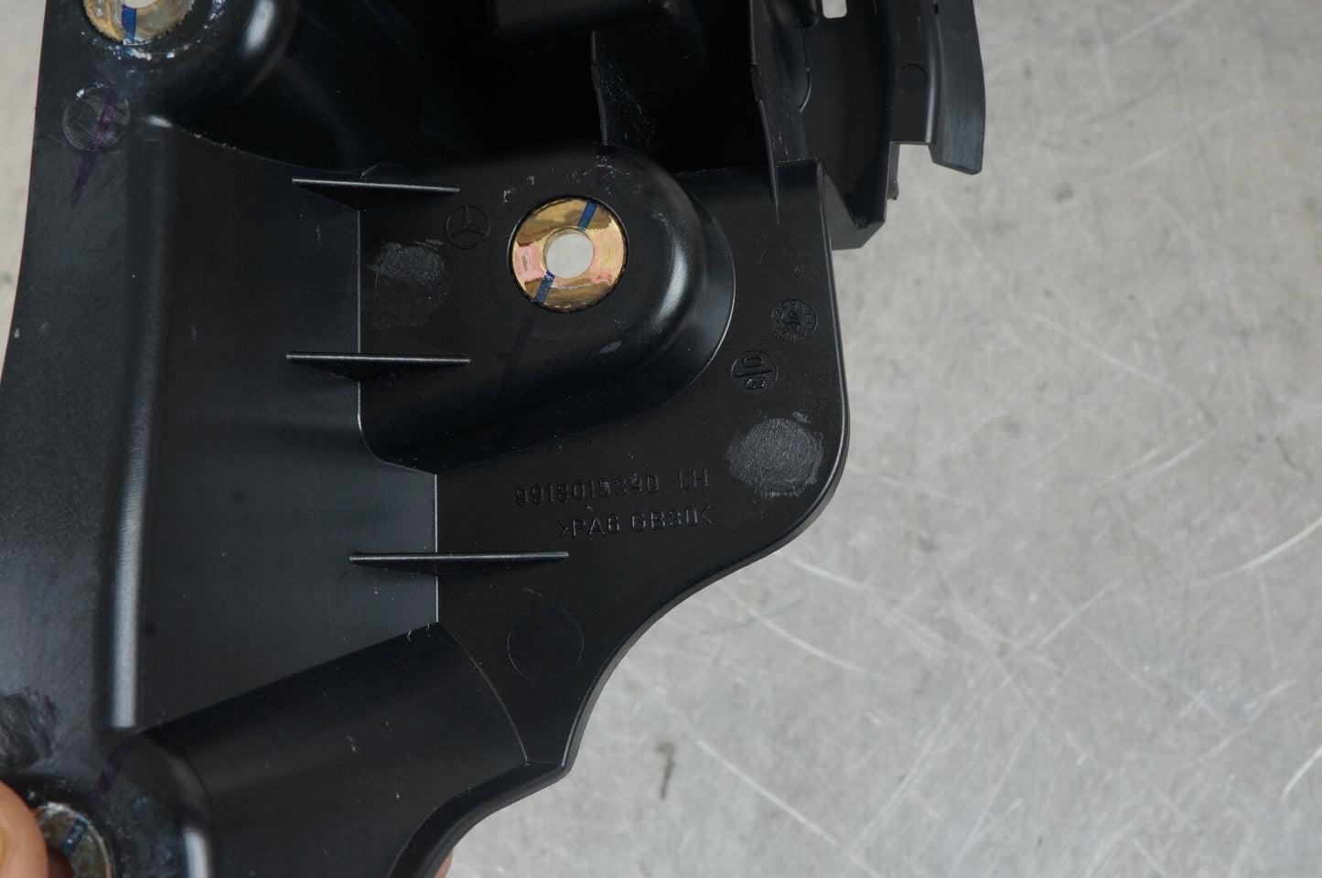 2020 MERCEDES-BENZ SL R231 Front Left Partition Bracket A2316902300 9918015392