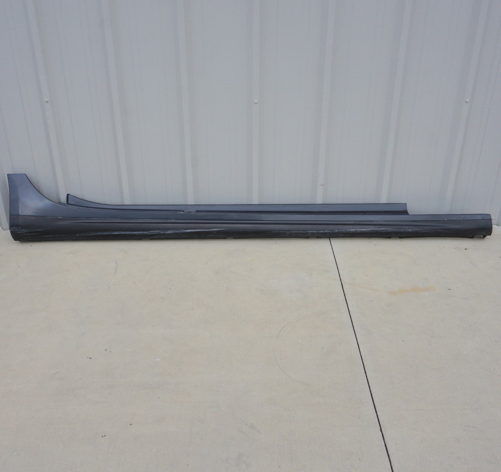 2014 - 2022 Maserati Ghibli Right Passenger Side Rocker Panel Skirt Molding OEM