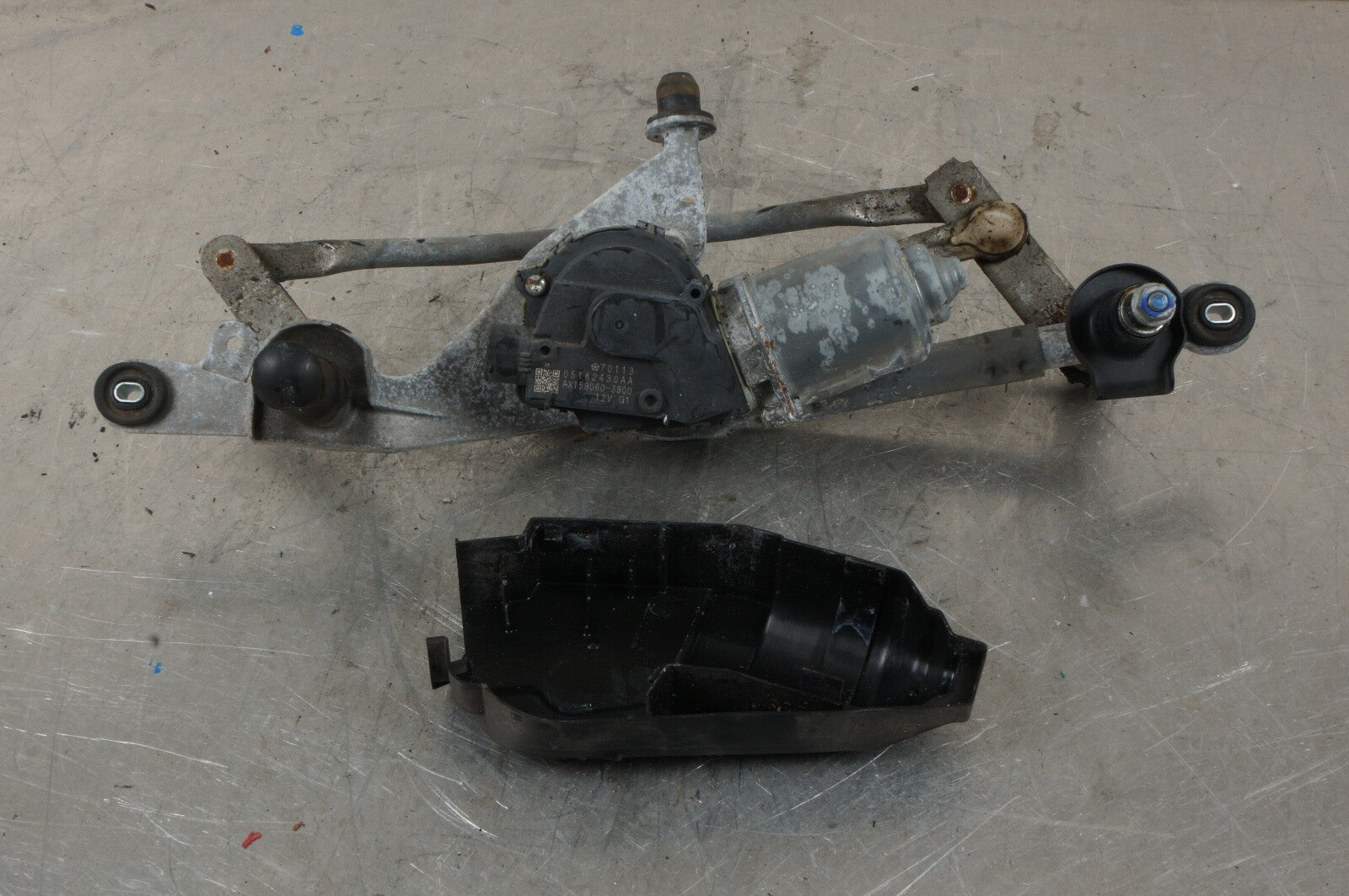 12-17 Fiat 500 Windshield Wiper Transmission Linkage Motor 05182430AA OEM