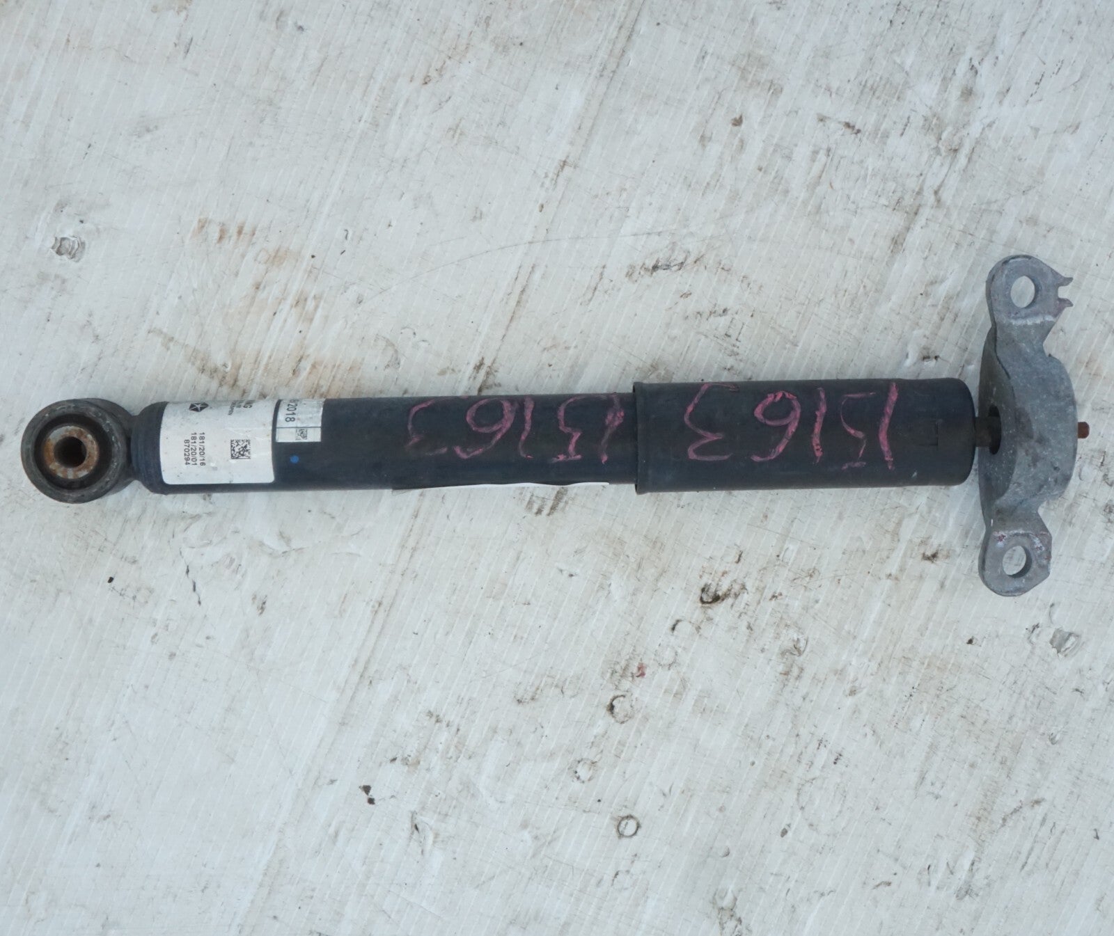 17-20 CHRYSLER PACIFICA REAR SHOCK STRUT ABSORBER RIGHT PASSENGER SIDE OEM