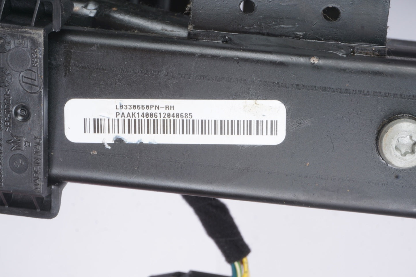 2014 - 2017 Maserati Ghibli Front Right Side Lower Seat Track Frame Rail W/Motor