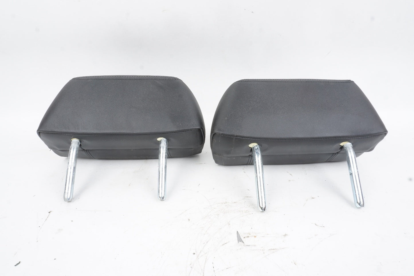 12-18 BMW F06 F12 F13 640I 650I REAR RIGHT & LEFT SIDE HEADREST SET BLACK OEM
