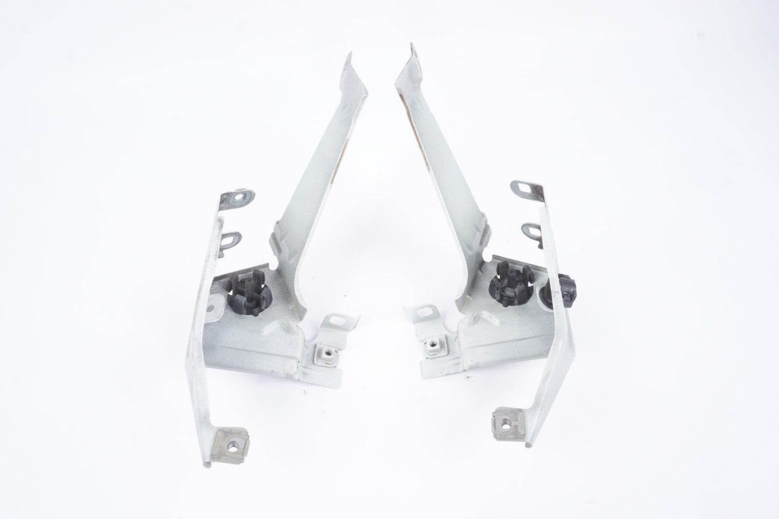 12-19 OEM BMW Front Left Right Fender Bracket White 7230583 F13 F06 F12