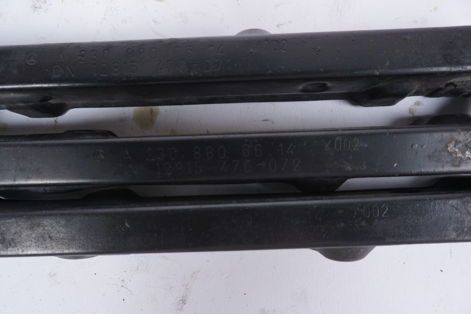 03-08 Mercedes R230 SL500 SL550 Bumper Support Carrier Bracket Clip Set OEM