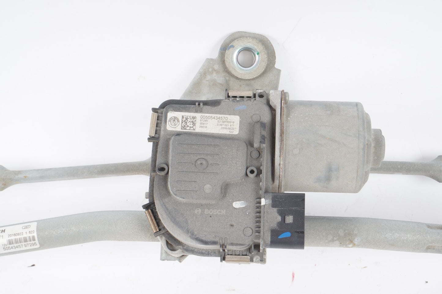17 - 19 Alfa Romeo Giulia WINDSHIELD WIPER TRANSMISSION LINKAGE W/ MOTOR  OEM