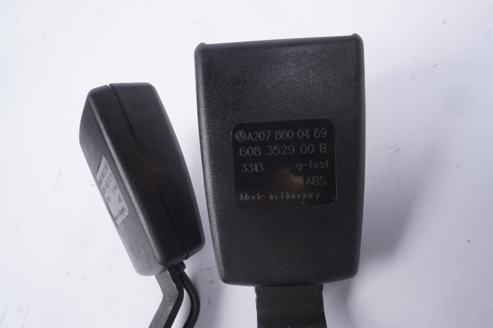 10-17 Mercedes W207 E350 E550 Rear Seat Belt Buckle Oem PAIR