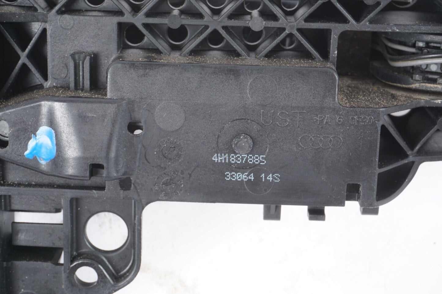 2011-2018 AUDI A6 A7 A8 S6 S7 S8  RS7 FRONT  LEFT DOOR HANDLE BRACKET OEM