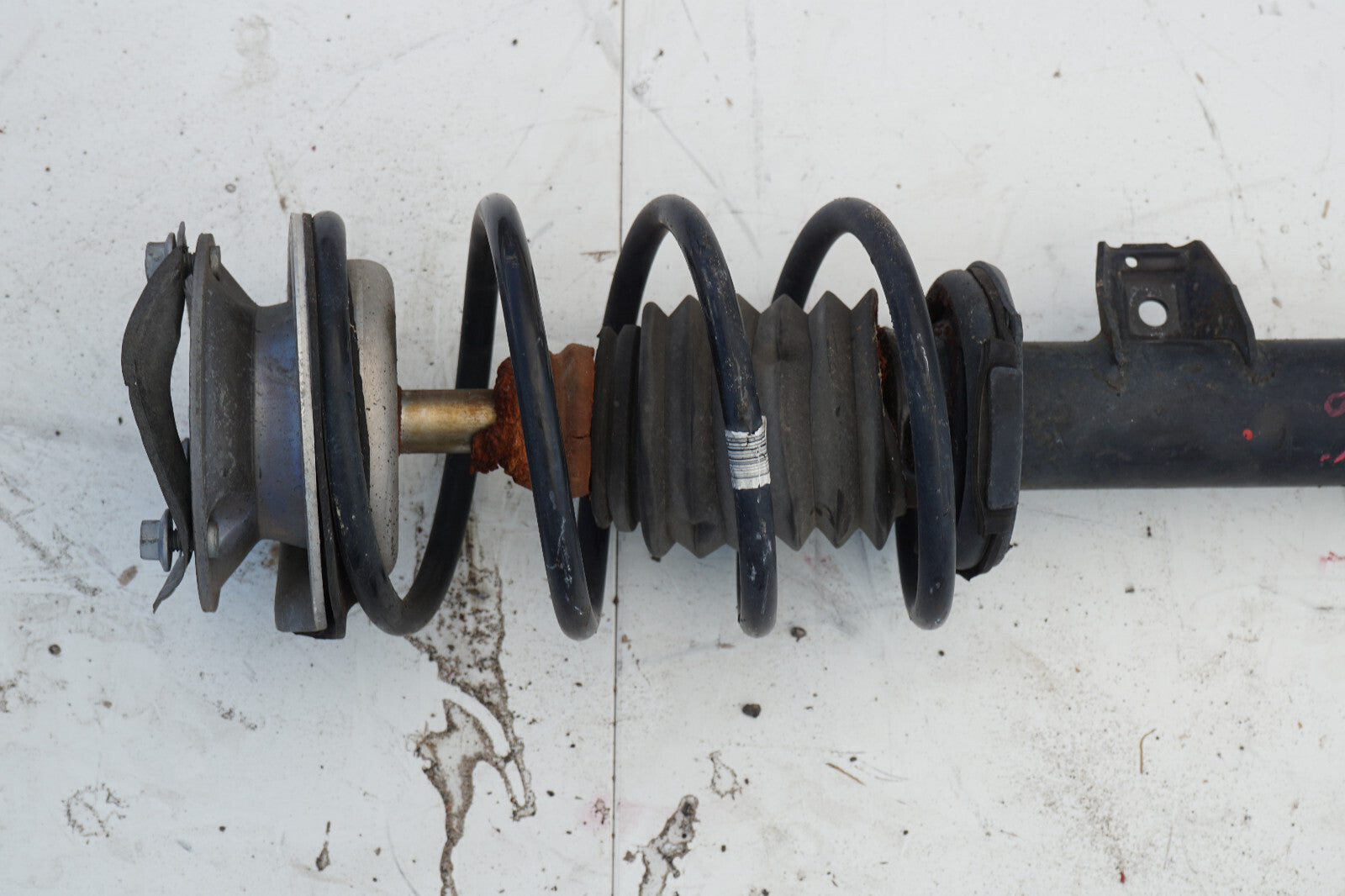 2009 - 2013 BMW 335i 328i E93 FRONT LEFT DRIVER SIDE SHOCK STRUT & SPRING OEM