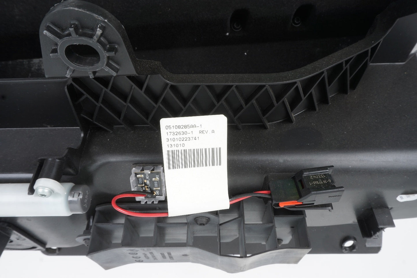 2014 - 2017 Maserati Ghibli Dashboard Glovebox Storage Compartment OEM