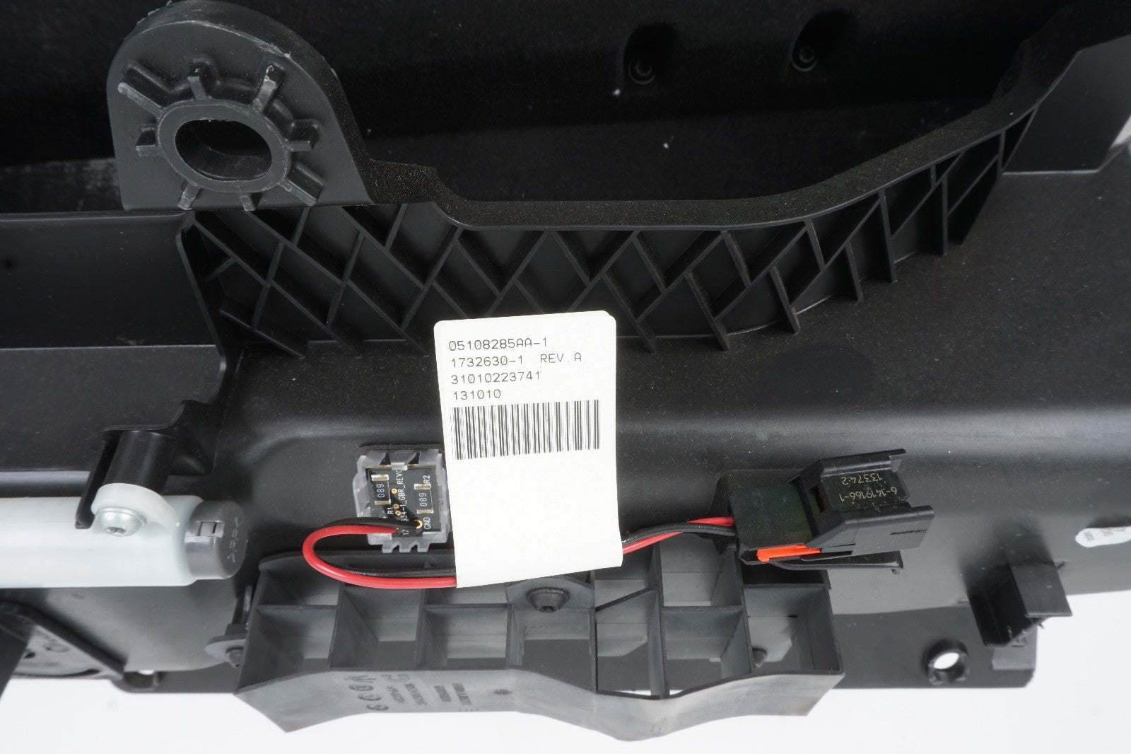 2014 - 2017 Maserati Ghibli Dashboard Glovebox Storage Compartment OEM