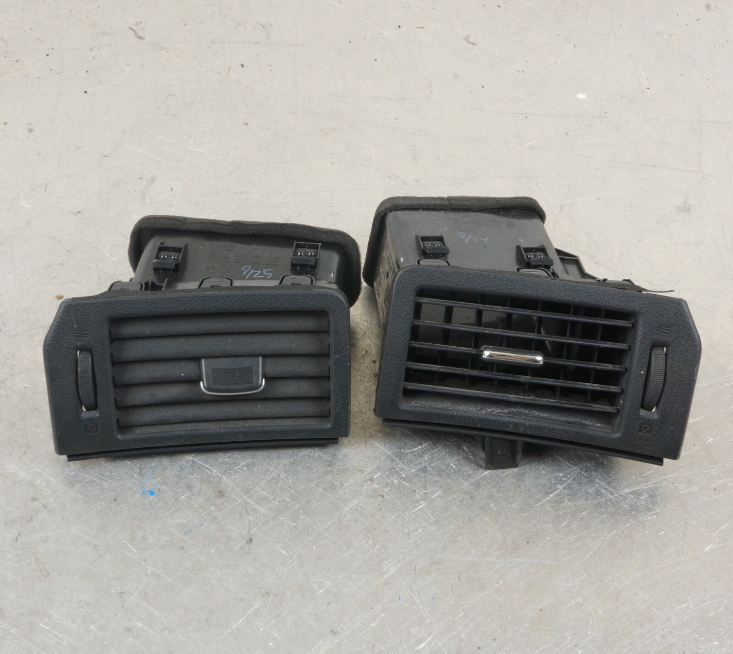 2011 - 2017 Nissan Quest Left and Right Front Side Air Vents