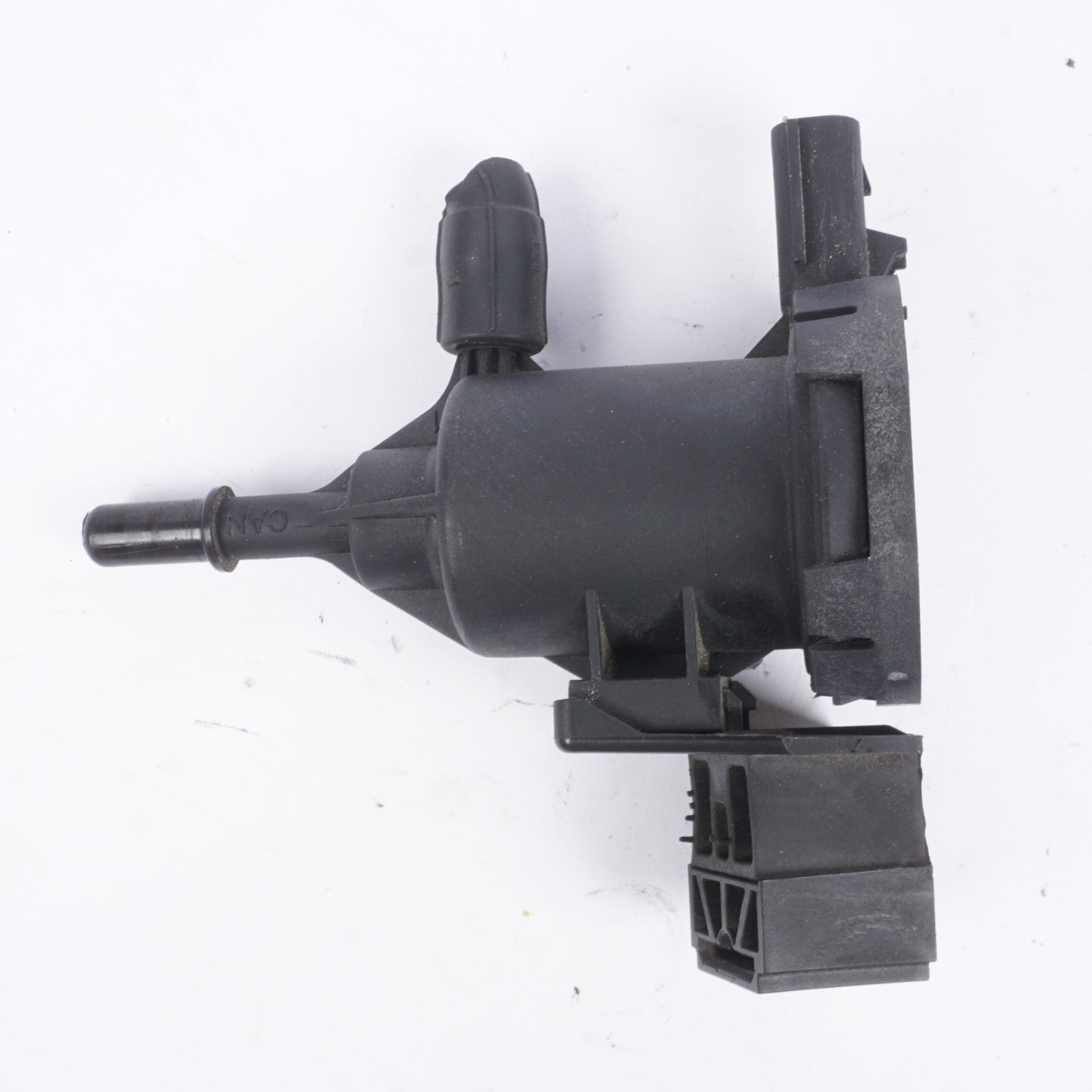 11-18 Mercedes W216 CL550 CLS550 S550 Fuel System Purge Valve 0014760532 OEM