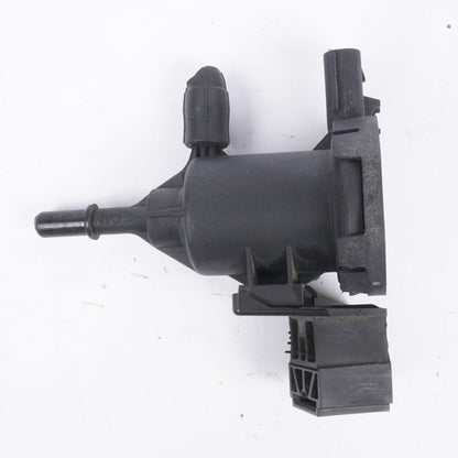 11-18 Mercedes W216 CL550 CLS550 S550 Fuel System Purge Valve 0014760532 OEM