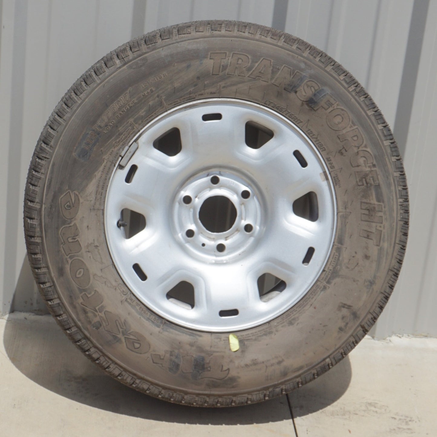 17-19 NISSAN TITAN SPARE WHEEL RIM AND TIRE 245/75 r17