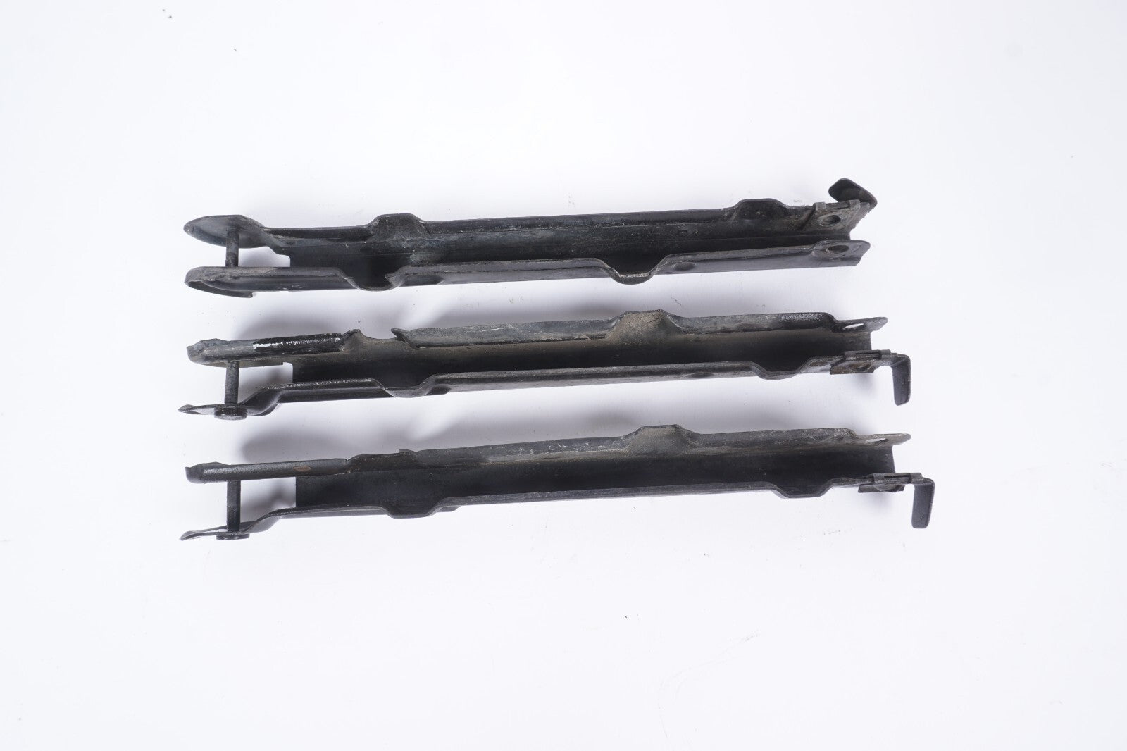 03-08 Mercedes R230 SL500 SL550 Bumper Support Carrier Bracket Clip Set OEM